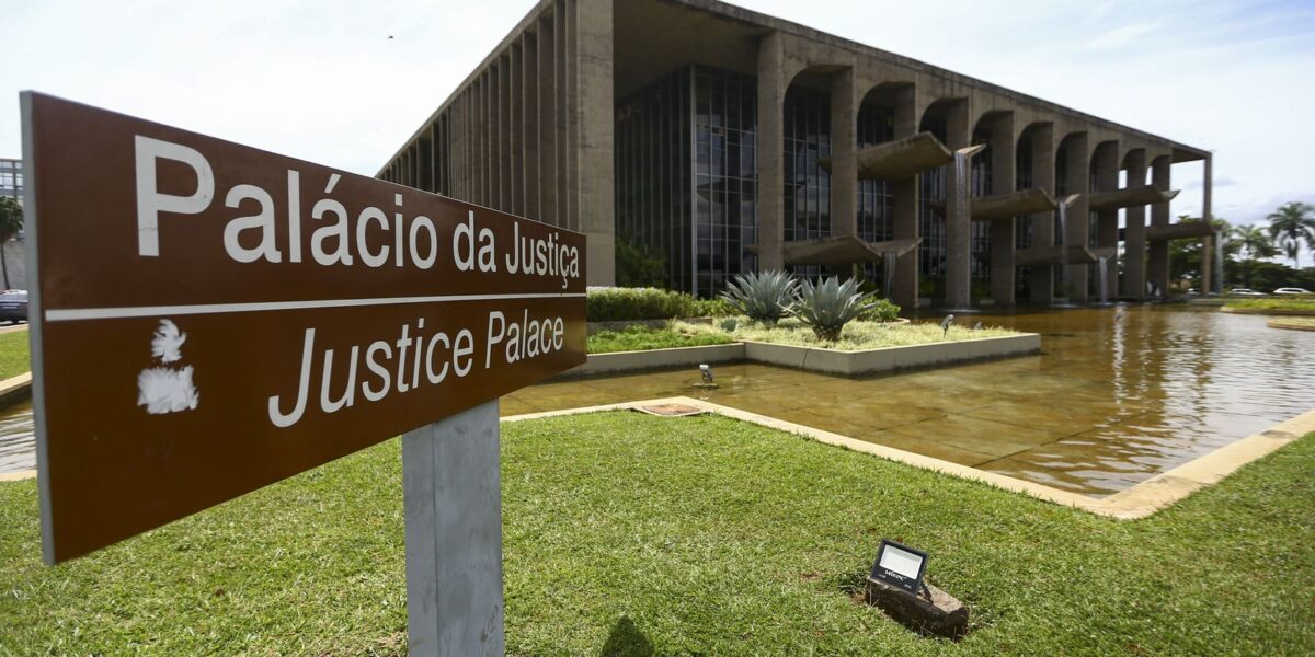 ministerio-diz-ao-stf-que-ja-tomou-medidas-para-intimar-figueiredo
