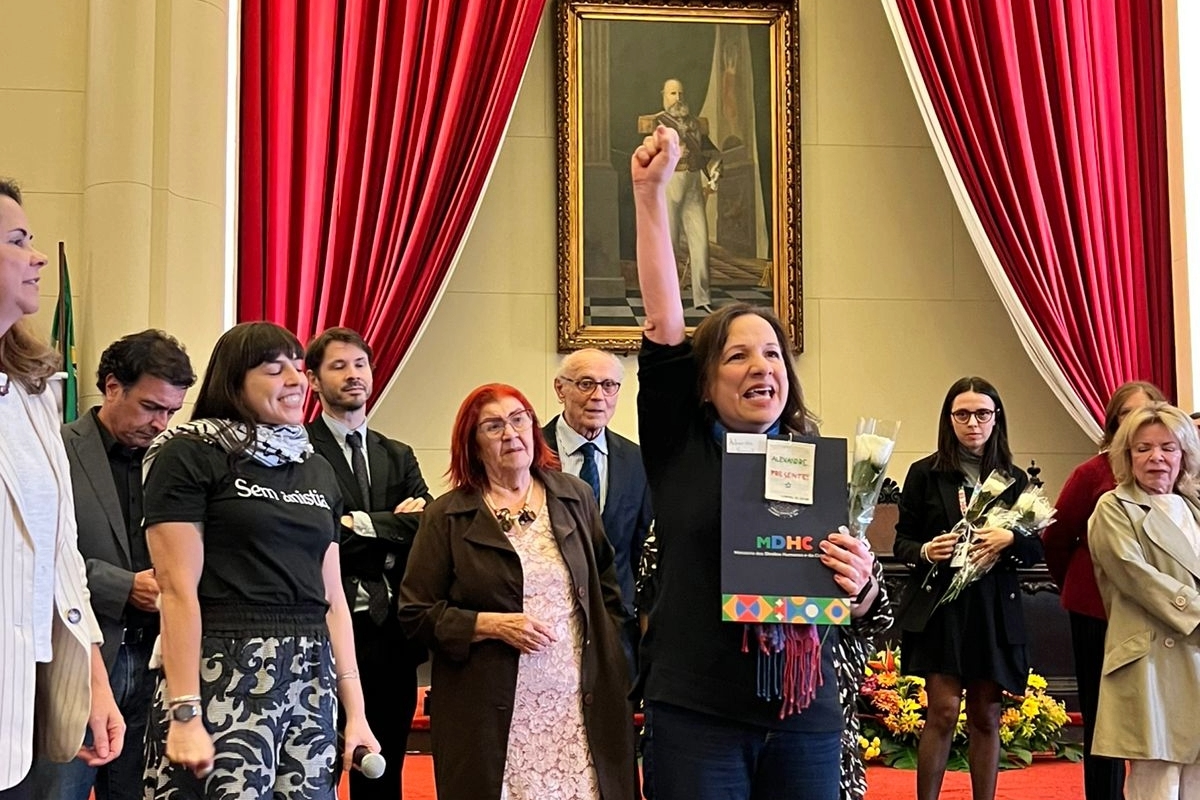 ditadura:-governo-entrega-mais-de-100-certidoes-de-obito-corrigidas