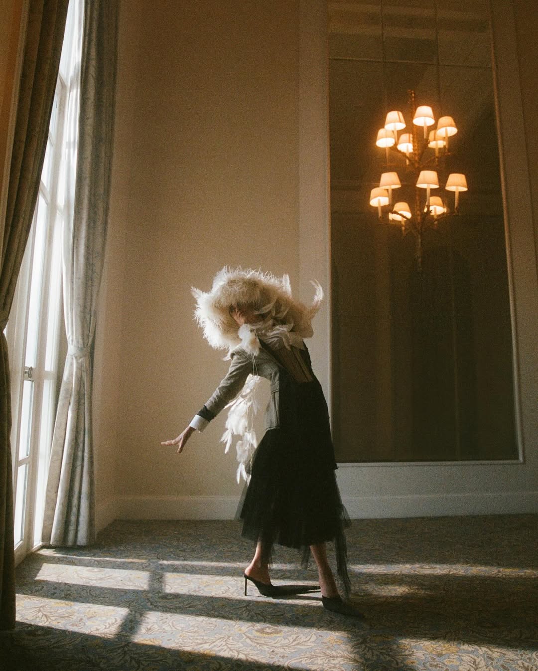 fernanda-torres-estampa-capa-de-revista-na-holanda-e-fala-de-carreira