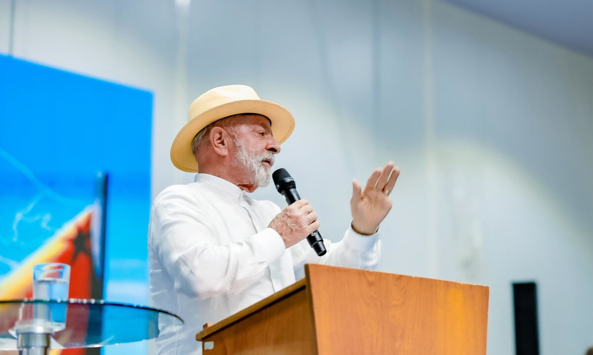 lula:-vira-latas-queriam-que-eu-rastejasse-atras-de-trump