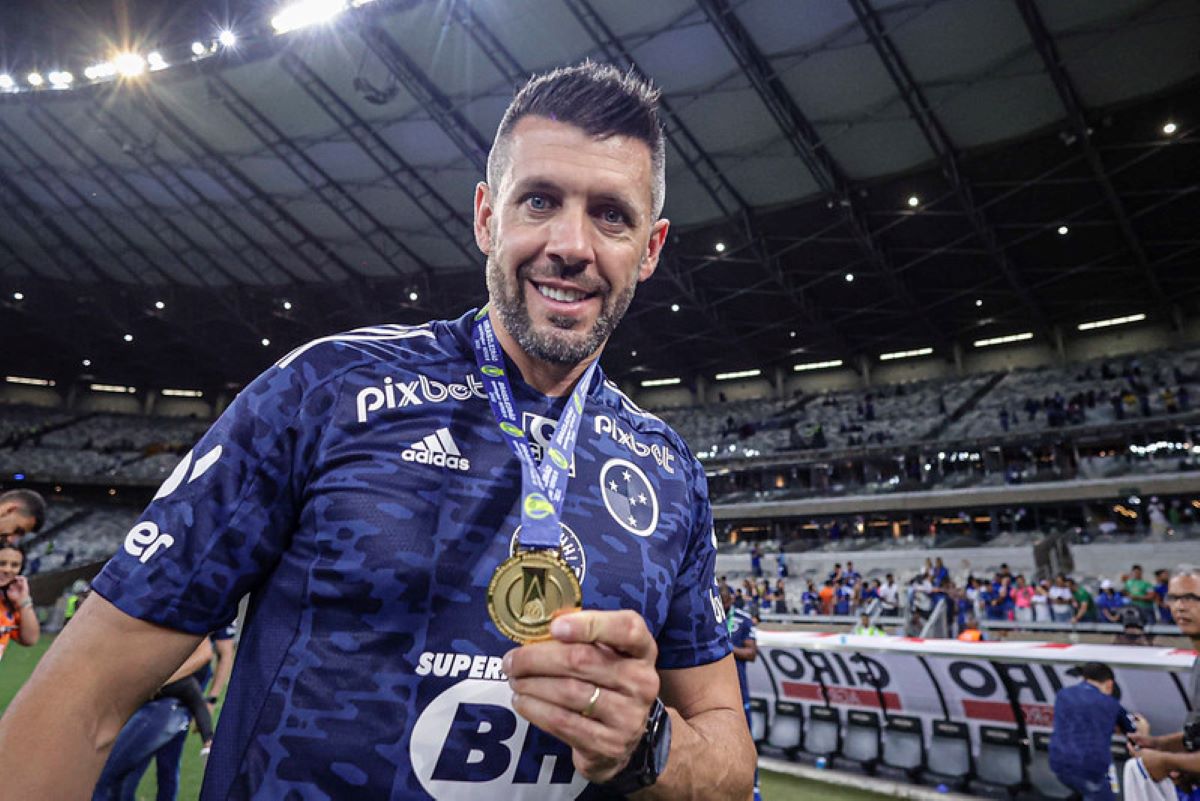 demitido-do-watford,-relembra-trajetoria-de-pezzolano-no-cruzeiro