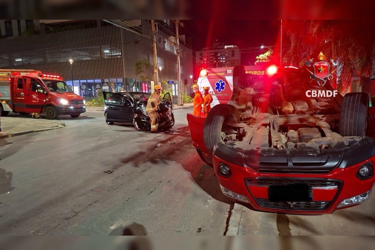 carro-capota-apos-bater-em-outro-veiculo-e-interdita-via-em-aguas-claras