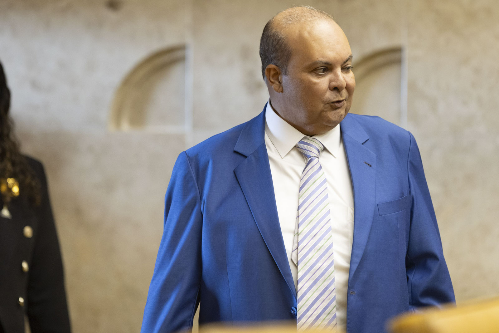 “profunda-admiracao-e-respeito-pelo-ministro”,-diz-ibaneis-sobre-barroso