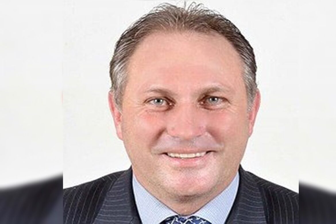 ex-vereador-do-pl,-professor-suspeito-de-estuprar-alunas-e-preso