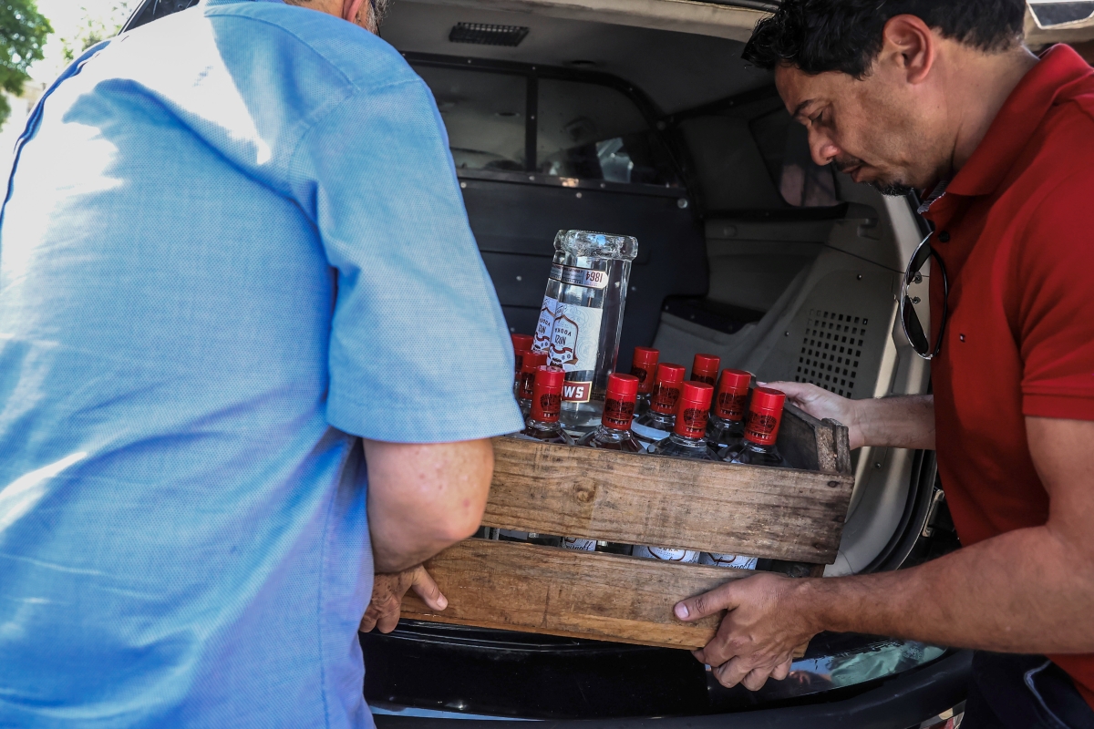 metanol-em-bebidas:-“postos-podem-responder-por-mortes”,-diz-derrite