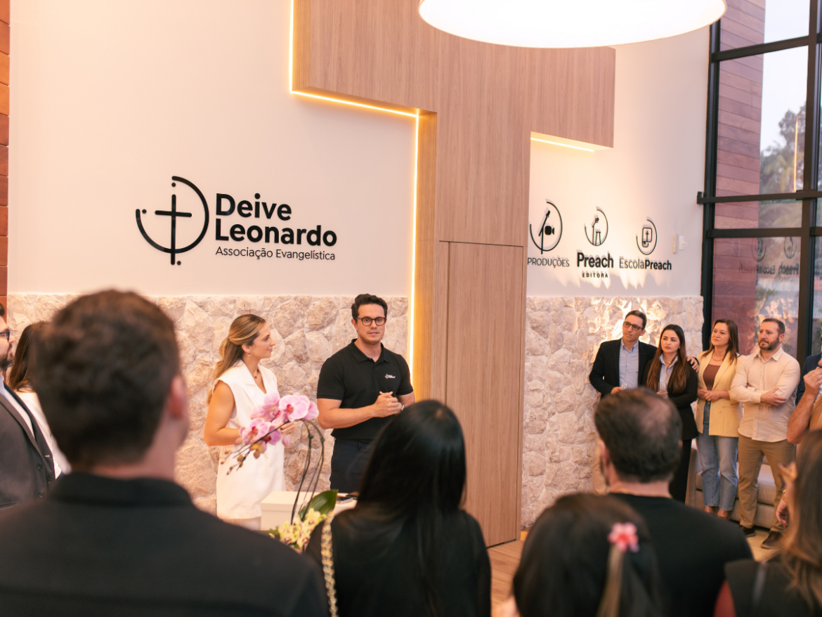 deive-leonardo-inaugura-sede-do-ecossistema-e-marca-novo-tempo-de-fe-em-joinville,-sc