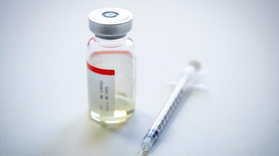 anvisa-suspende-lotes-de-medicamentos-apos-encontrar-inseto-em-frasco