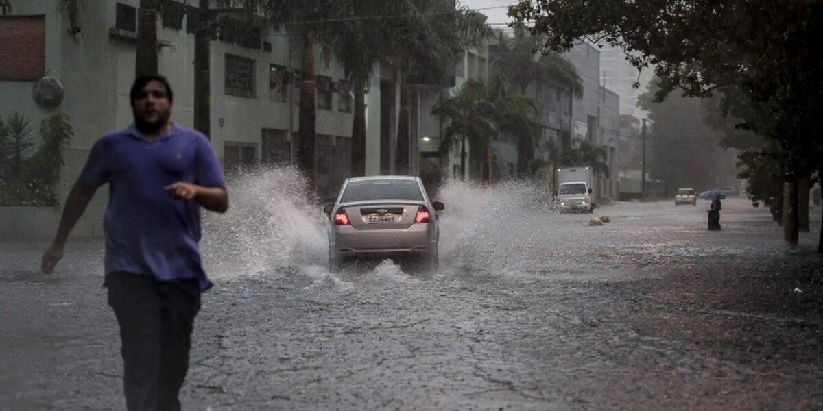 defesa-civil-emite-alerta-severo-de-temporal-para-capital-paulista