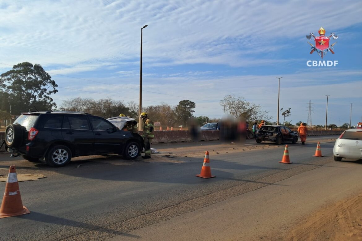 engavetamento-de-veiculos-na-df-001-deixa-tres-pessoas-feridas