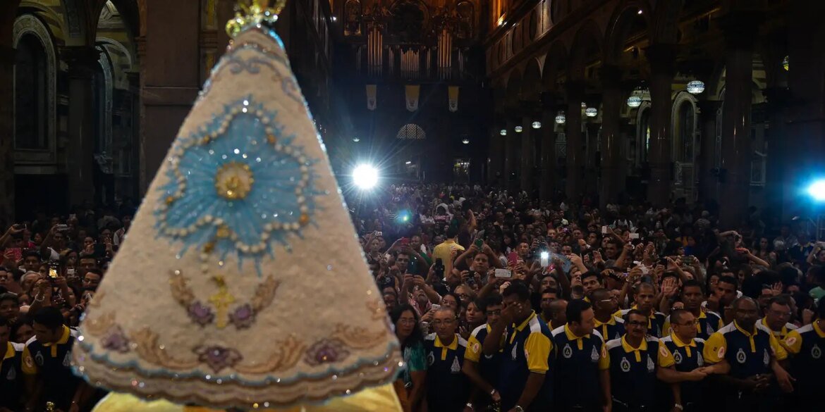 romaria-fluvial-antecede-procissao-do-cirio-de-nazare,-em-belem