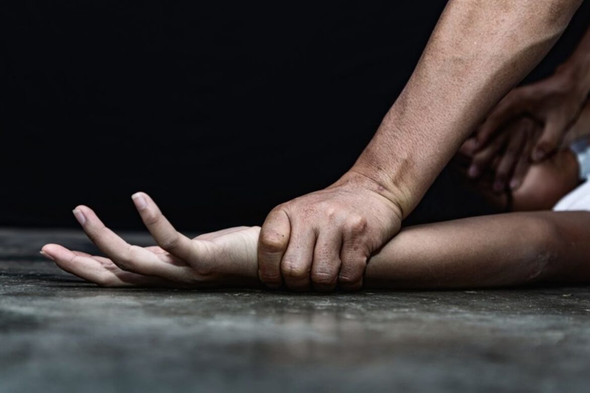 professor-e-faixa-preta-de-jiu-jitsu-espanca-companheira-e-acaba-preso