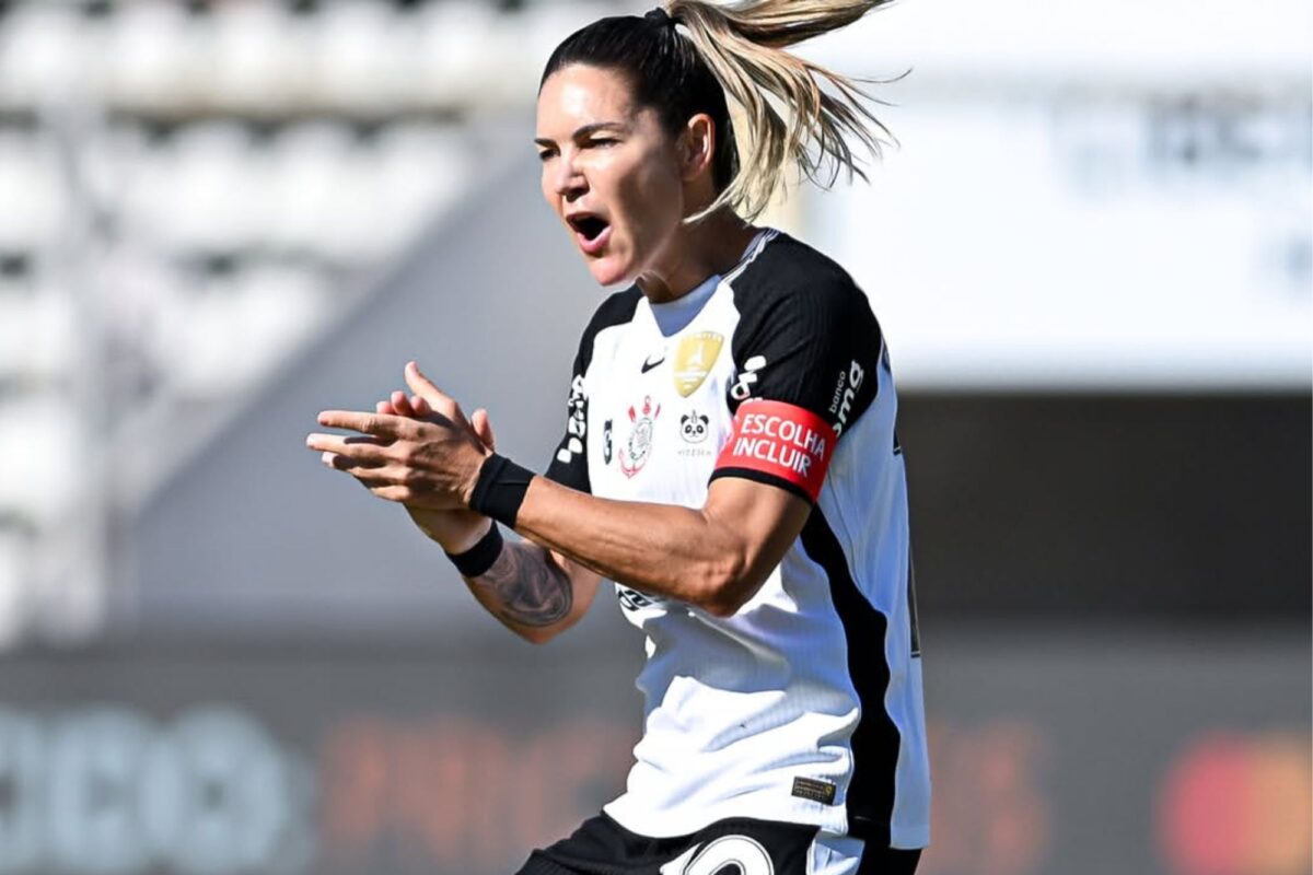 com-show-de-zanotti,-corinthians-vai-a-semi-da-libertadores-feminina