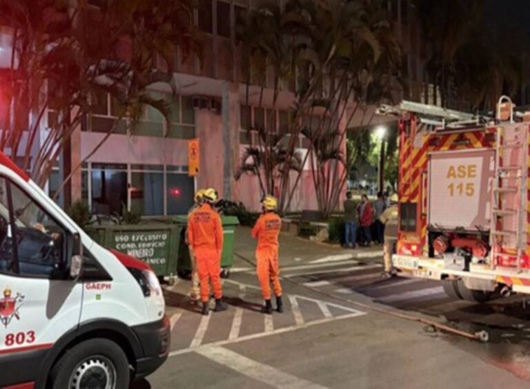 PrincĂpio de incĂȘndio em ar-condicionado atinge 6Âș andar de prĂ©dio