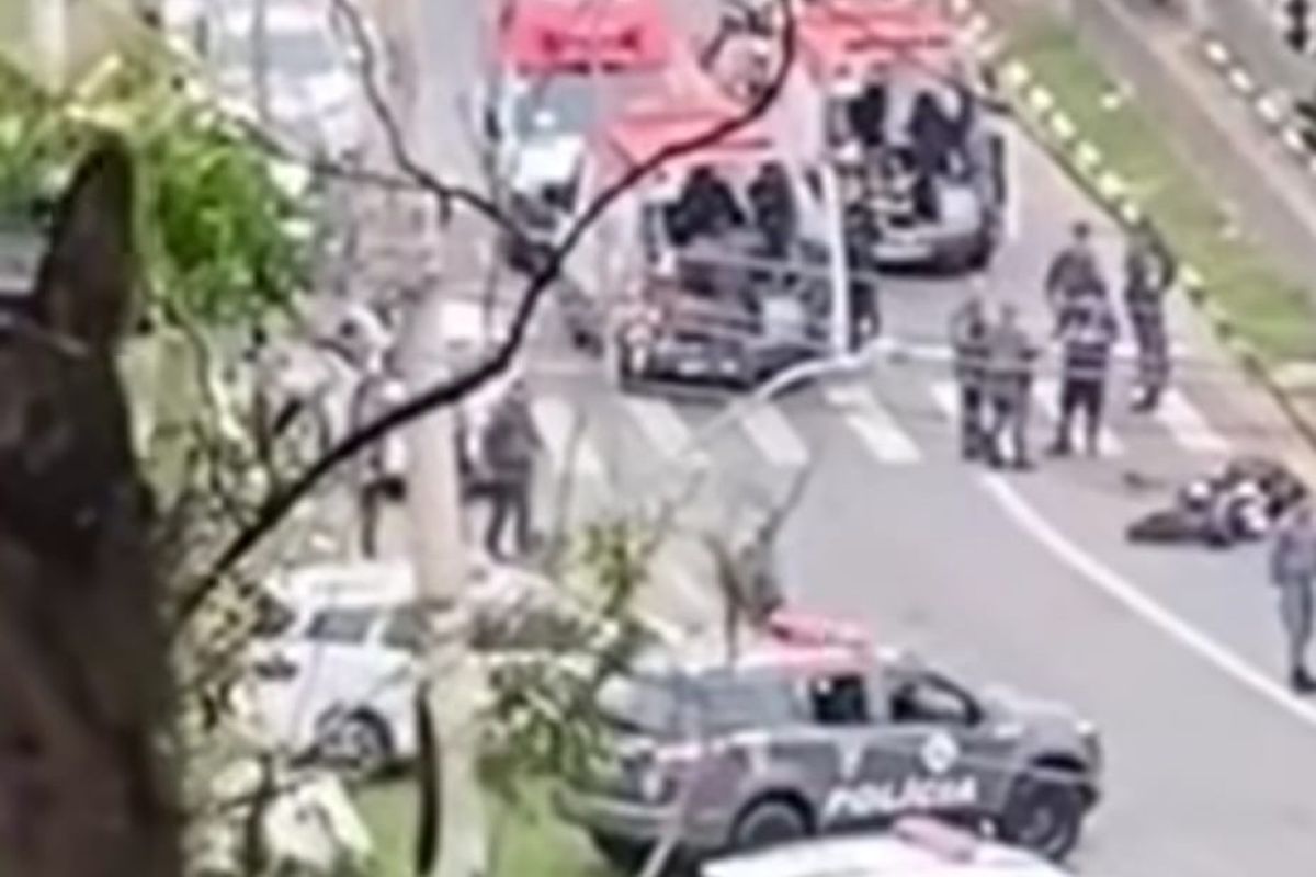 motociclista-e-preso-apos-furar-blitz-e-atropelar-policial-em-avenida