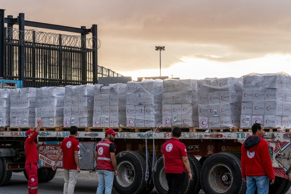 ajuda-chega-a-gaza-apos-garantia-de-liberacao-de-refens-em-acordo
