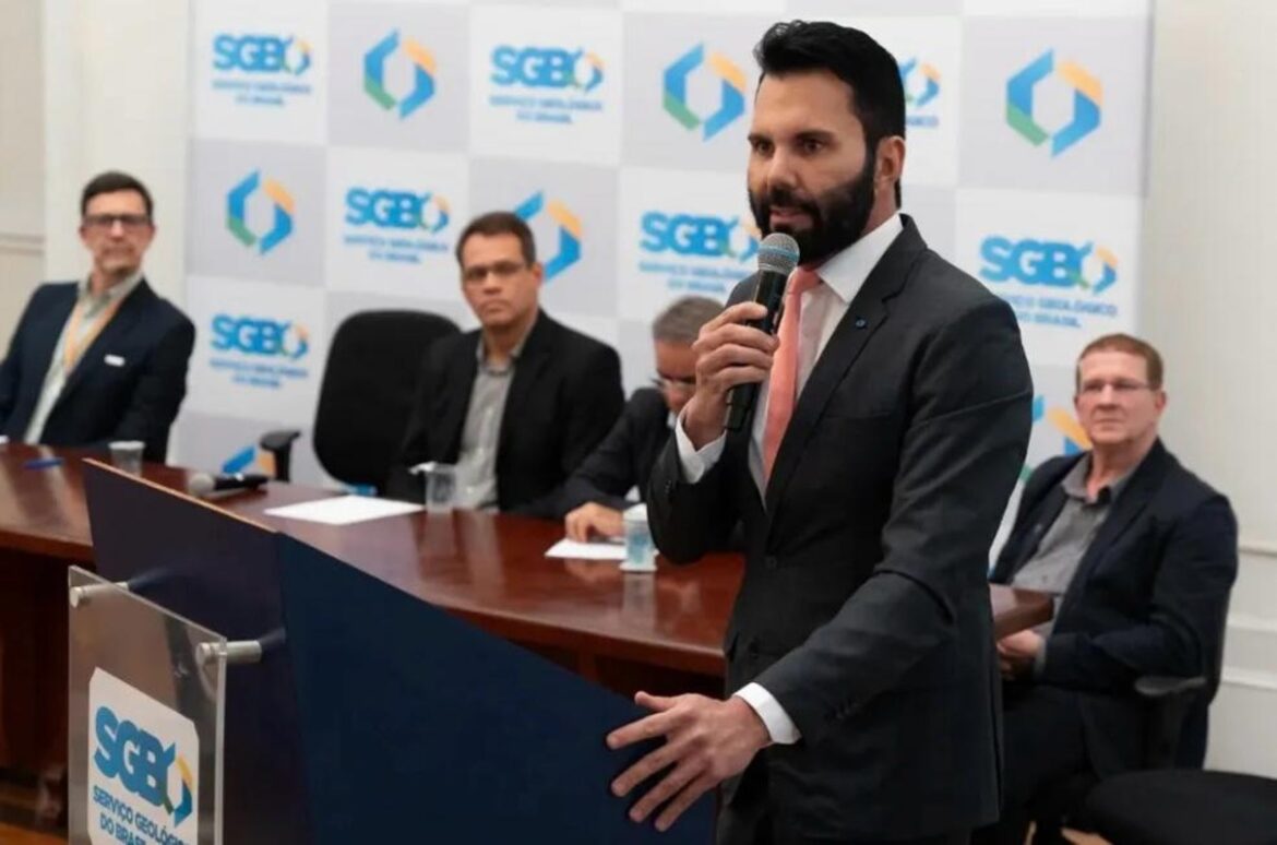 presidente-de-estatal-quer-investigar-grupo-de-zap-que-o-critica