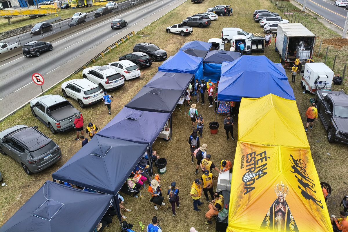 prf-registra-movimento-de-quase-40-mil-romeiros-em-direcao-a-aparecida