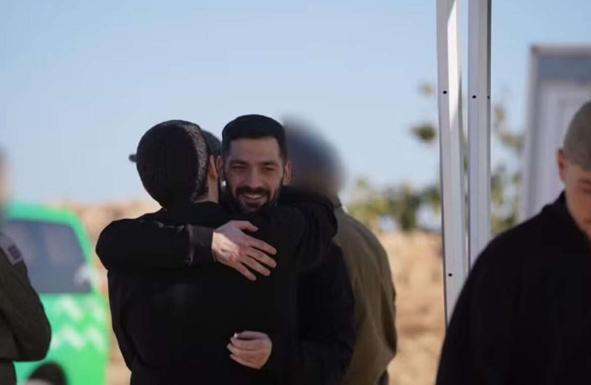 hamas-liberta-refens-que-estavam-em-gaza-para-troca-com-palestinos