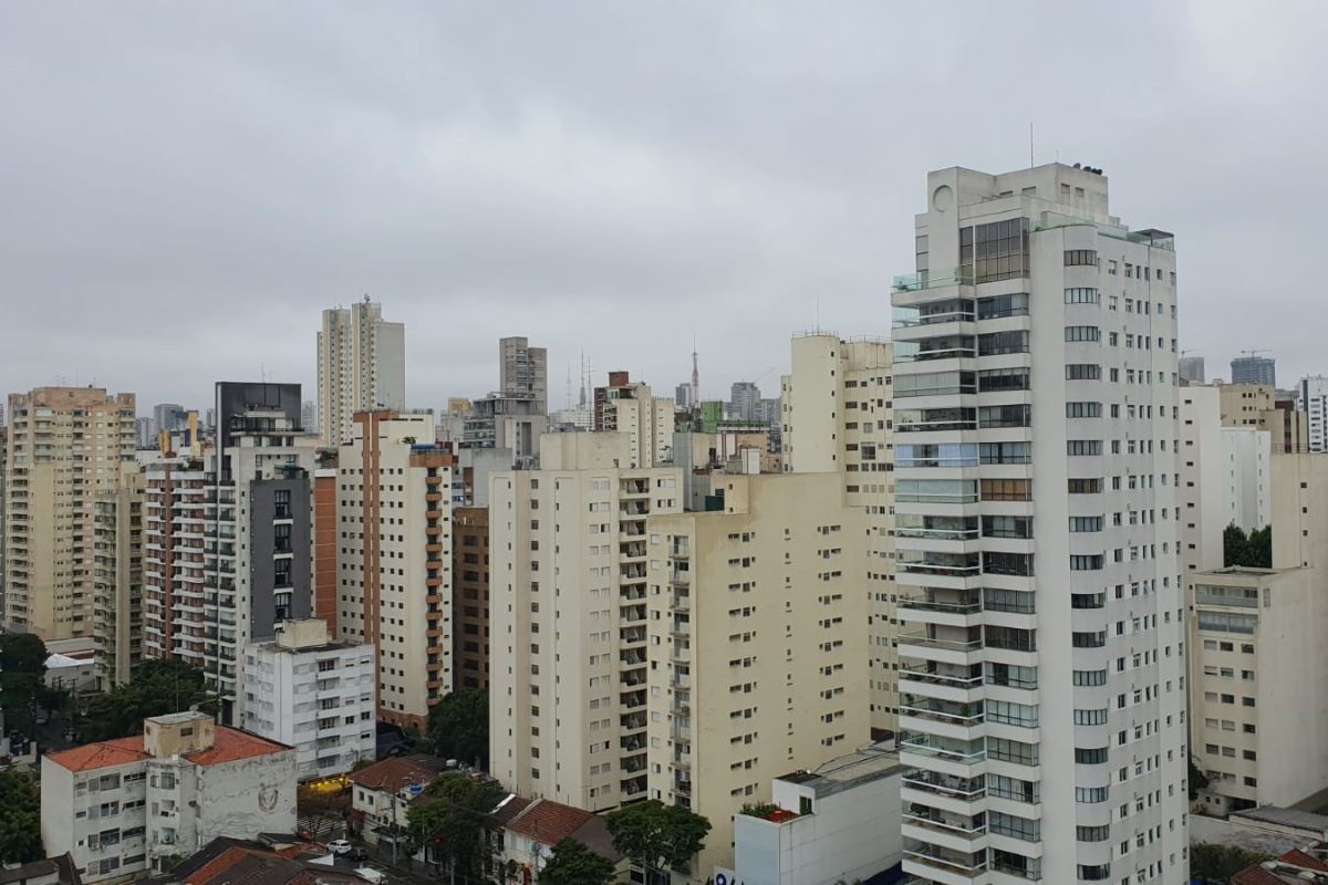 sp-tem-virada-no-tempo-nesta-segunda-(13/10),-com-previsao-de-vendaval