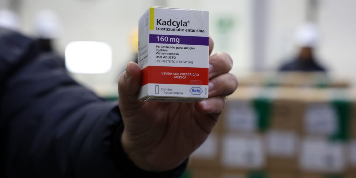 brasil-recebe-lote-de-medicamento-para-tratar-cancer-de-mama-no-sus