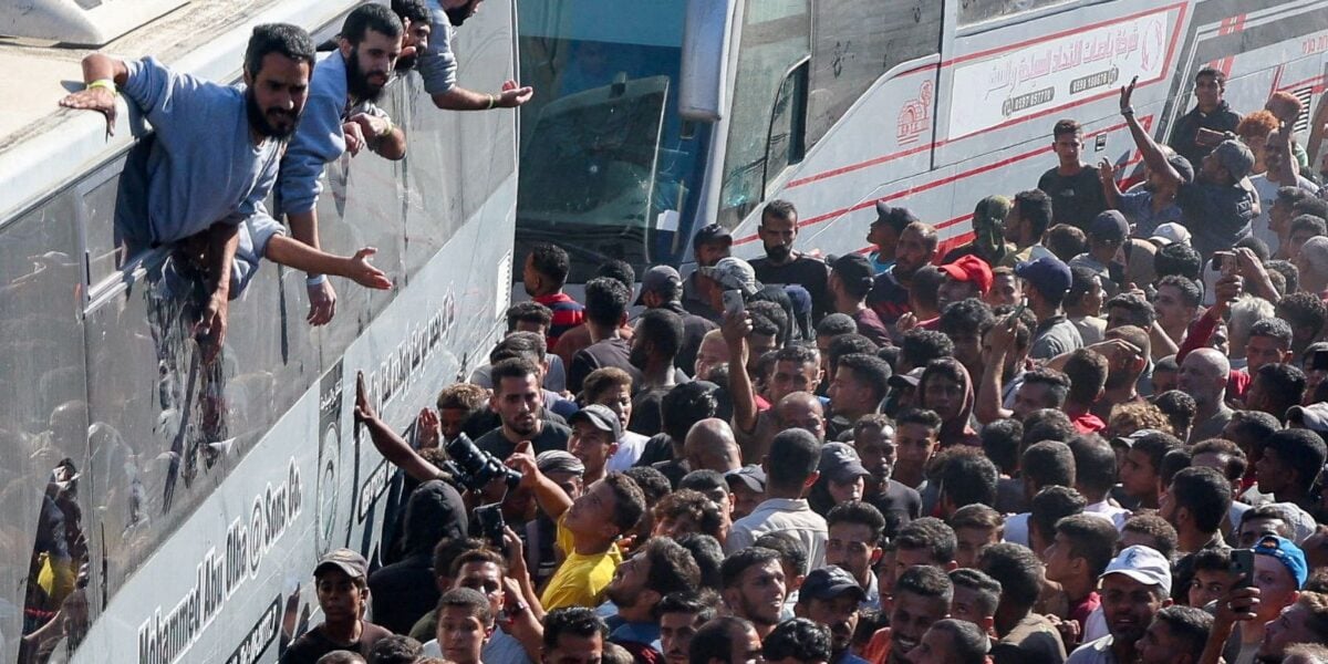 israel-comeca-a-libertar-presos-palestinos