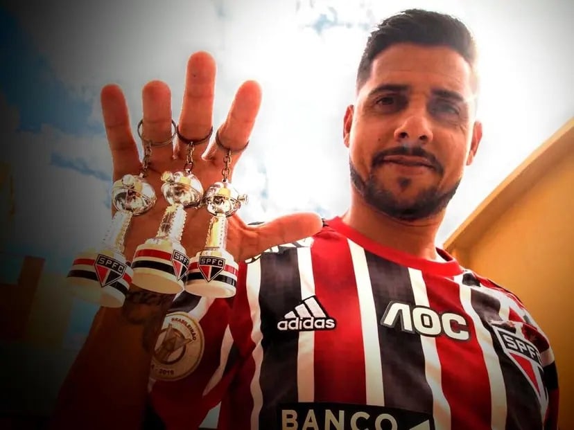 cicinho-aposta-em-zagueiro-como-lateral-da-selecao-na-copa-de-2026:-“seria-o-militao”