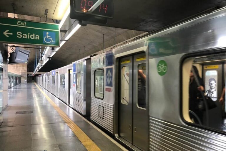 Resgate de passageiro na via deixa Linha 2-Verde com operação reduzida