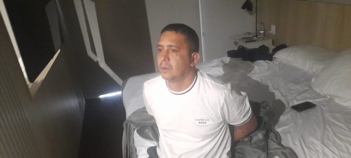 “patrao”-do-comando-vermelho-e-preso-em-ape-de-luxo-na-barra-da-tijuca