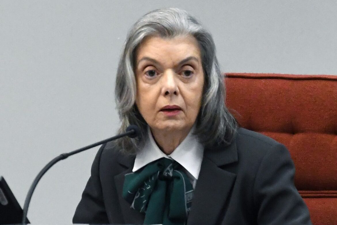 carmen-lucia-rebate-advogado-e-nega-que-tse-defendeu-voto-impresso
