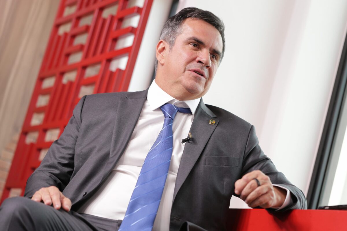 ciro-nogueira-procura-eduardo-bolsonaro-apos-troca-de-farpas