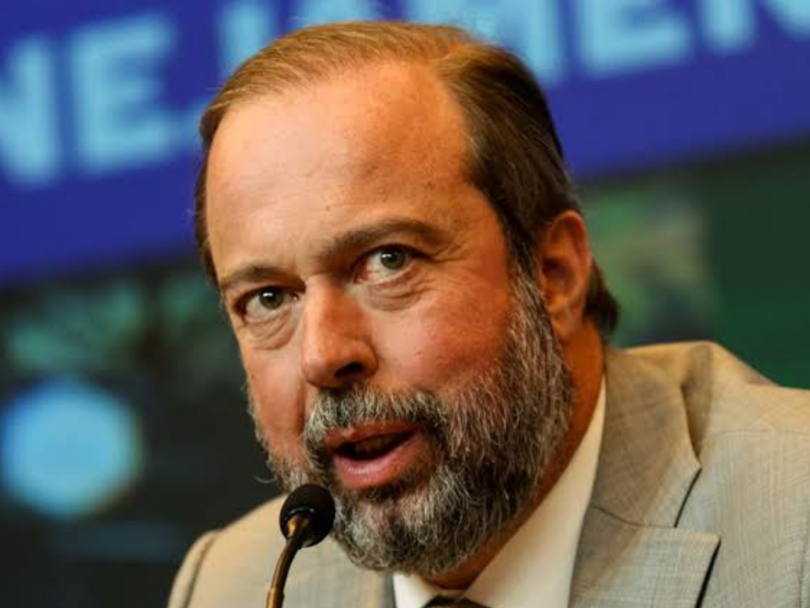 horas-apos-apagao,-ministro-de-minas-e-energia-descarta-horario-de-verao-neste-ano