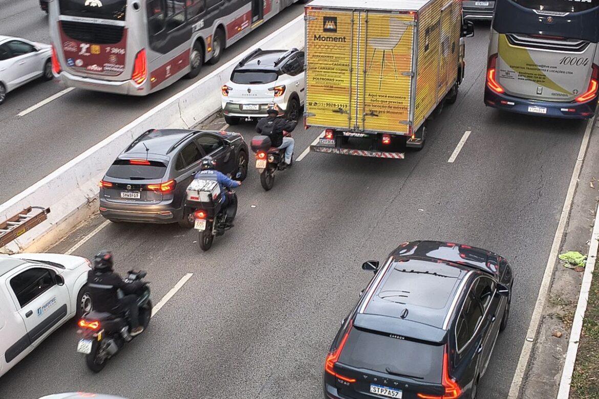 prefeitura-mantem-multa-de-r$-3,5-milhoes-a-99-por-mototaxi-em-sp