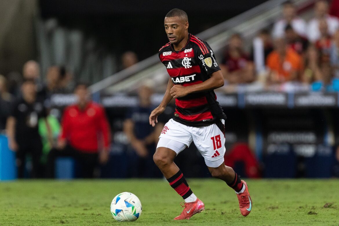 flamengo-tira-jogador-do-classico-por-motivo-inusitado;-entenda