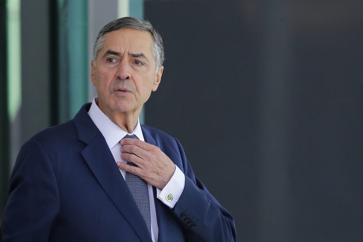 prestes-a-se-aposentar-do-stf,-barroso-passa-mal-e-vai-ao-hospital