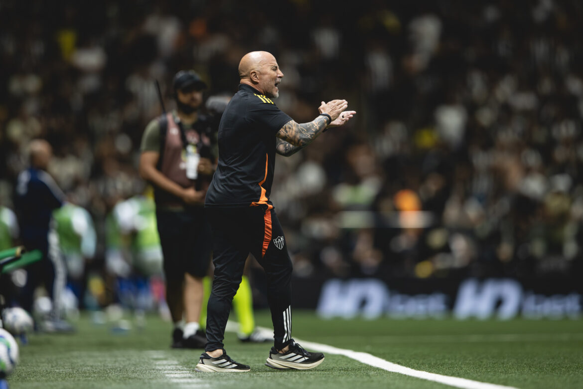 sampaoli-diz-que-atletico-mg-foi-superior-ao-cruzeiro-no-classico