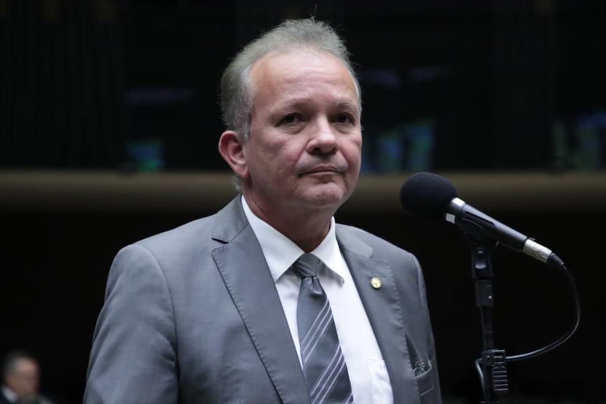 e-mail-de-ex-presidente-do-inss-revela-pedido-de-deputado-por-entidade