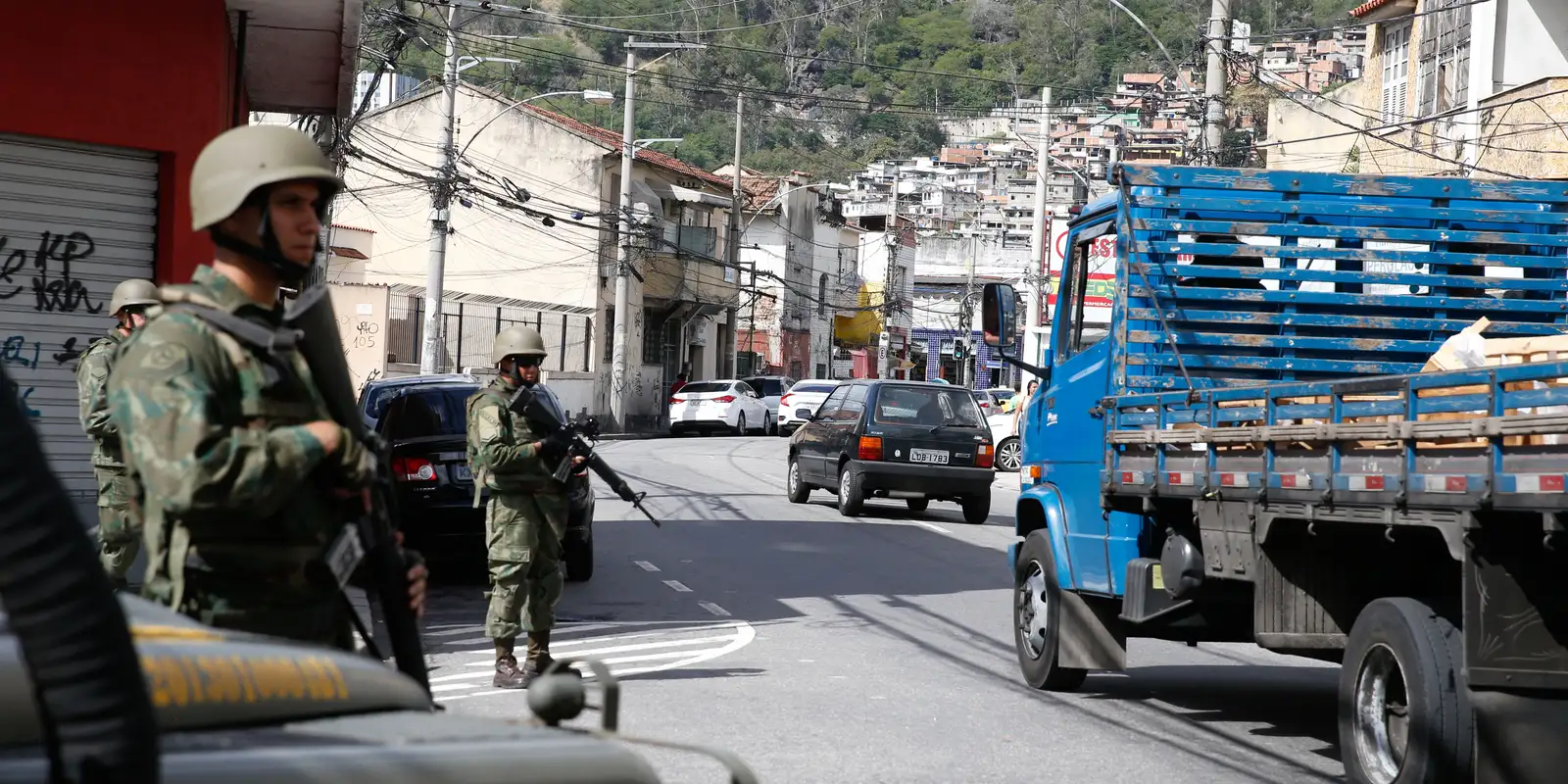 Rio apresentará plano para recuperar territórios ocupados pelo crime