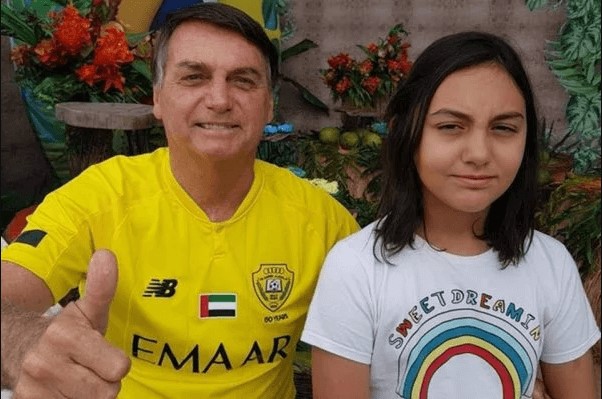bolsonaro-pede-a-moraes-para-comemorar-15-anos-da-filha-em-casa