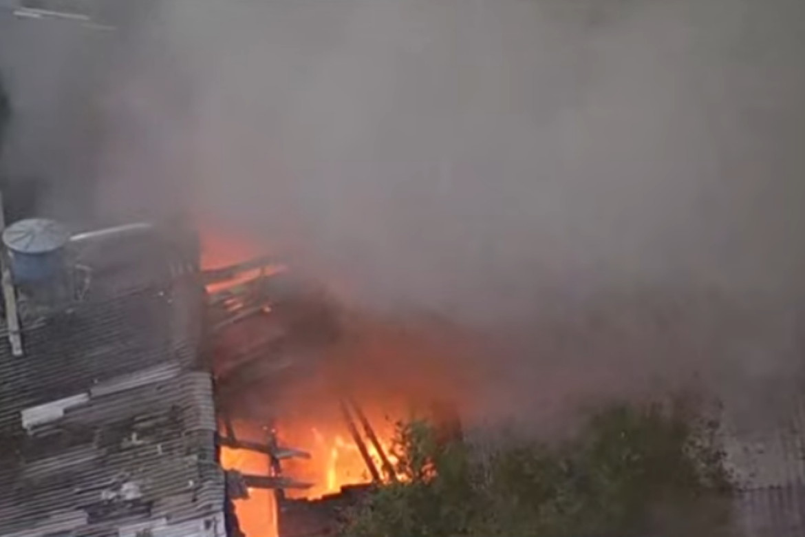 galpao-pega-fogo-e-gera-incendio-de-grandes-proporcoes-no-centro-de-sp