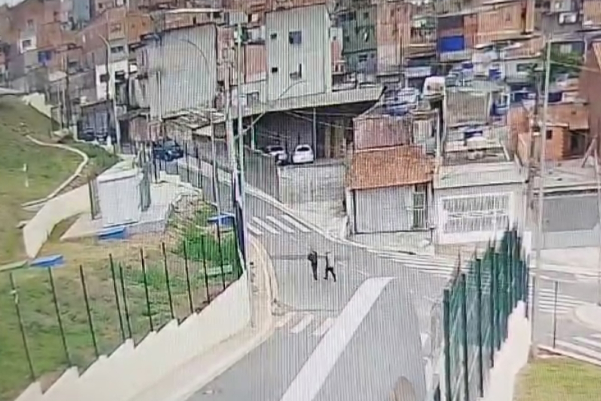 suspeitos-fazem-familia-refem-e-abusam-sexualmente-de-mulher-em-sp