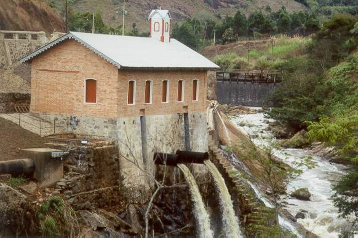 ambar-energia,-da-j&f,-conclui-compra-de-quatro-usinas-da-cemig-em-mg