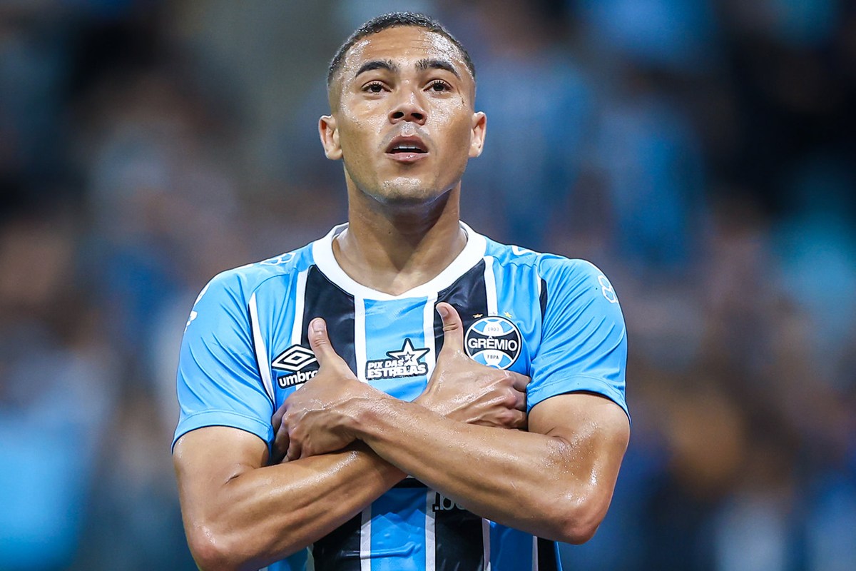 video:-carlos-vinicius-da-vitoria-ao-gremio-sobre-o-sao-paulo