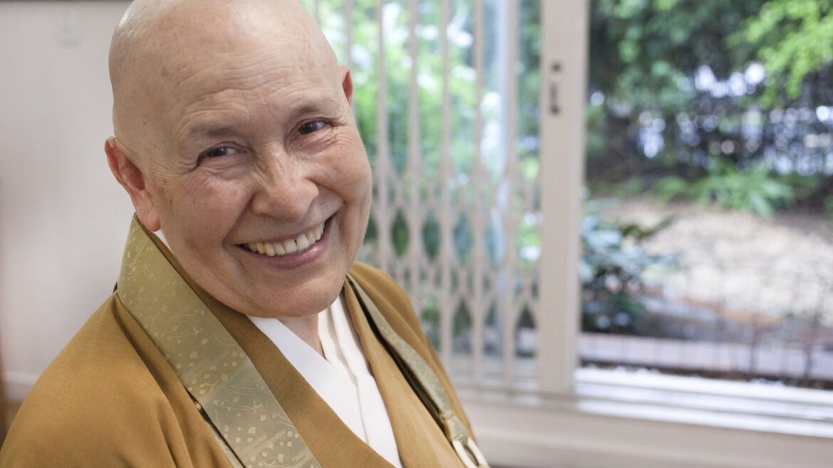 pausa-e-sabedoria:-o-olhar-de-monja-coen-sobre-as-redes-sociais