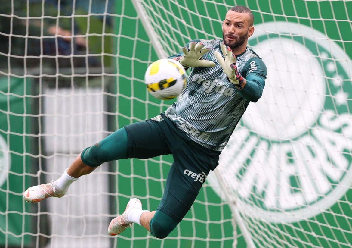 weverton-tem-lesao-e-vira-duvida-para-flamengo-x-palmeiras