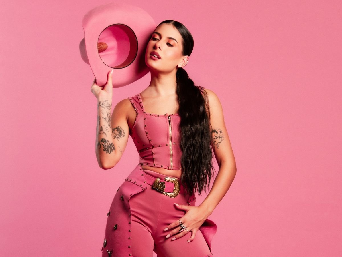 de-“duas-musicas”-ao-topo:-ana-castela-comemora-sucesso-alem-da-expectativa