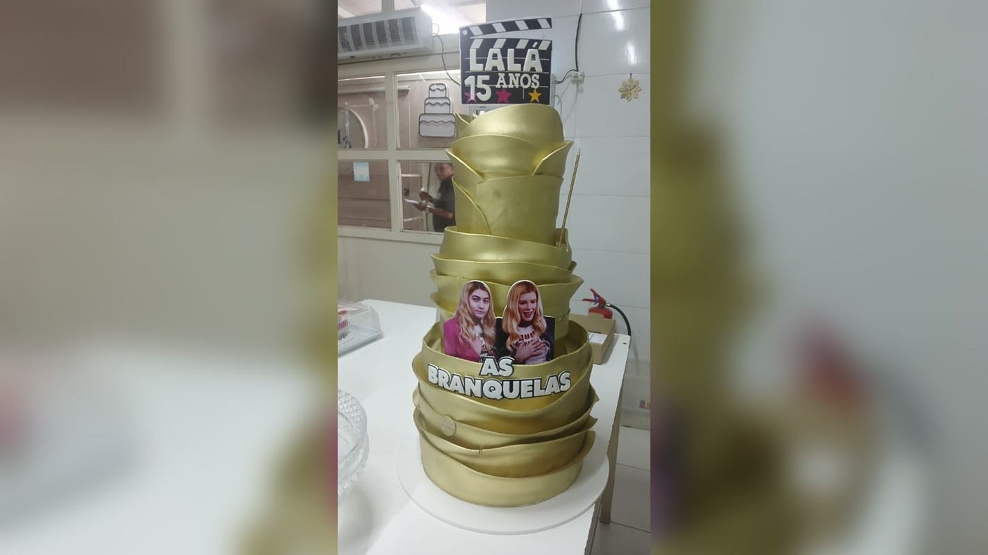tema-de-filme:-veja-o-bolo-de-15-anos-da-filha-cacula-de-bolsonaro
