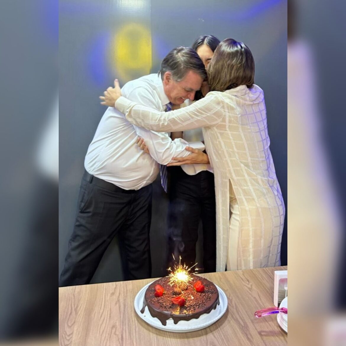 michelle-posta-imagem-do-aniversario-da-filha-e-fala-sobre-“injustica”