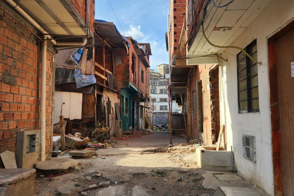 justica-pede-remocao-de-entulho-e-presenca-da-pm-na-favela-do-moinho