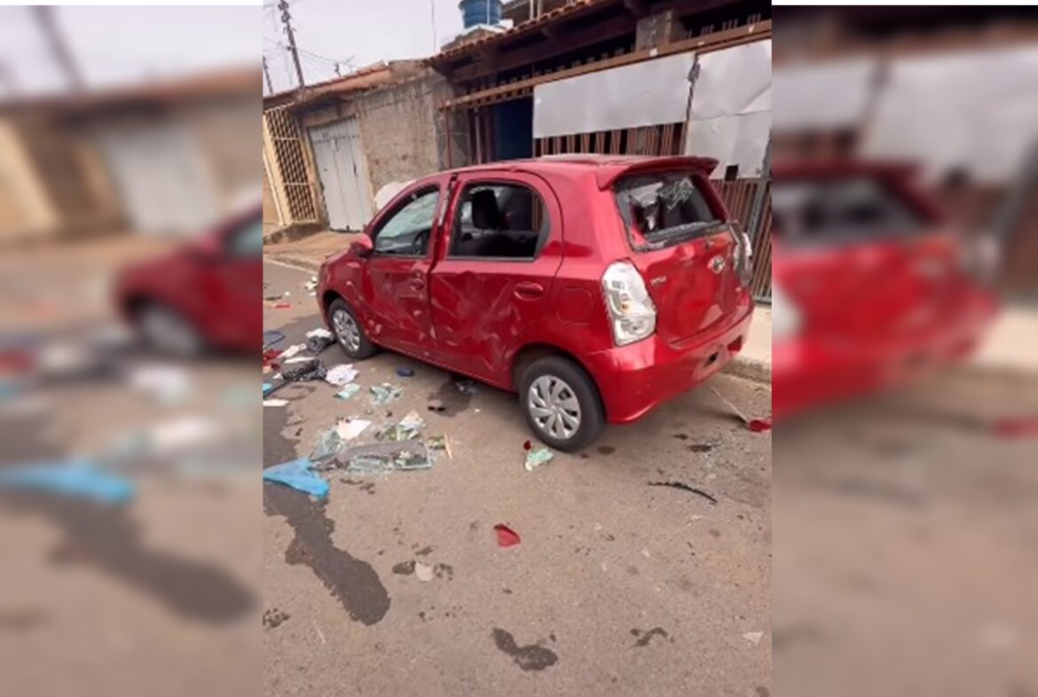 video:-adolescentes-destroem-carro-de-voluntaria-de-abrigo-no-df