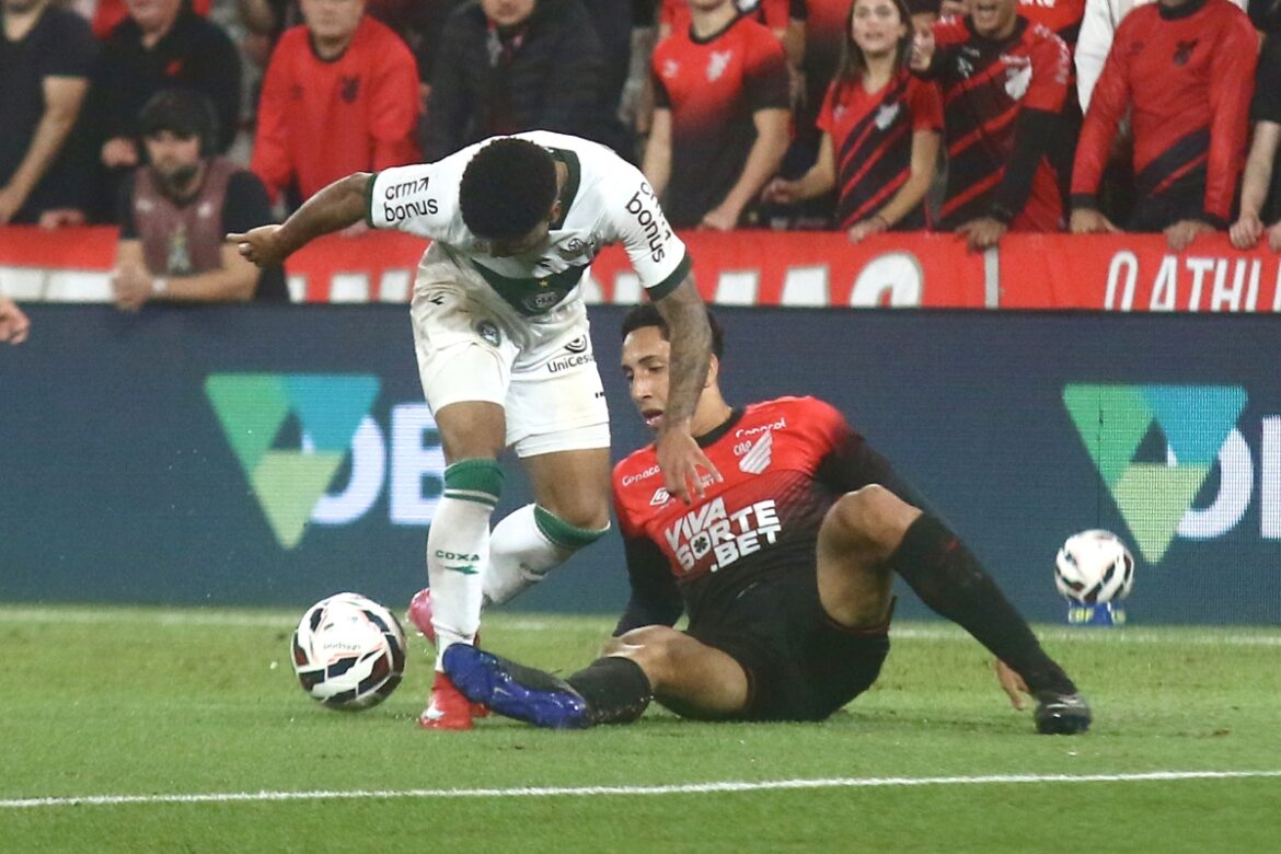 coritiba-e-athletico-pr-fazem-classico-decisivo-em-briga-pelo-acesso